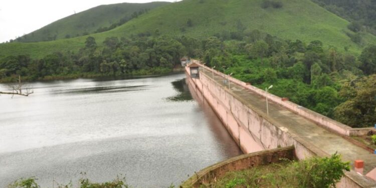 മുല്ലപ്പെരിയാർ-ഡാമിൽ-ജലനിരപ്പ്-136.05-അടി;-വില്ലേജ്-ഓഫിസുകളിൽ-കൺട്രോൾ-റൂം-തുറക്കാൻ-നിർദേശം