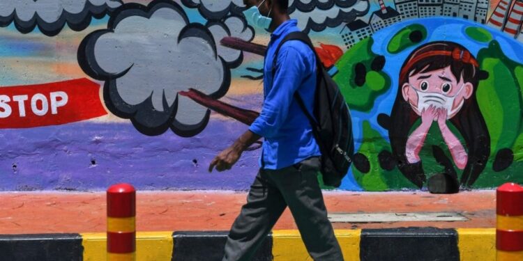 ഇന്ന്-22,056-പേര്ക്ക്-കോവിഡ്;-ടെസ്റ്റ്-പോസിറ്റിവിറ്റി-നിരക്ക്-11.2%,-മരണം-131