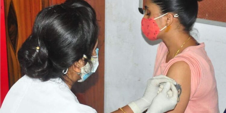 വാക്സിന്‍-ക്ഷാമത്തിന്-താത്ക്കാലിക-പരിഹാരം;-സംസ്ഥാനത്ത്-9.73-ലക്ഷം-ഡോസ്-കൂടി-എത്തി