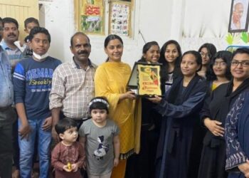 കേളി-കുടുംബവേദി-സ്മിതയ്ക്ക്-യാത്രയയപ്പ്-നൽകി