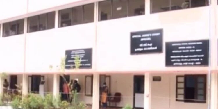 നടിയെ-ആക്രമിച്ച-കേസ്:-മാപ്പുസാക്ഷിയെ-അറസ്റ്റ്-ചെയ്ത്-ഹാജരാക്കണമെന്ന്-കോടതി