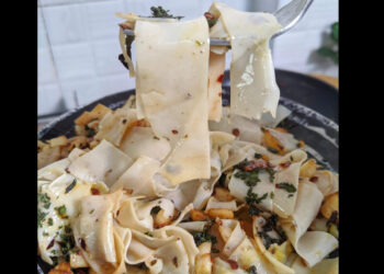 ഇത്-നമ്മടെ-പപ്പടം-അല്ലേ?-ആള്-ഇറ്റാലിയൻ-ആയപ്പോൾ-‘പാപ്പഡ്-ആല്യോ-എ-ഓള്യോ’