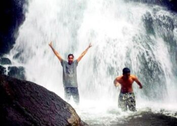 ഒഴുകിപ്പരക്കുമീ-തേനരുവി;-താഴേപൂച്ചക്കുളം-വെള്ളച്ചാട്ടം