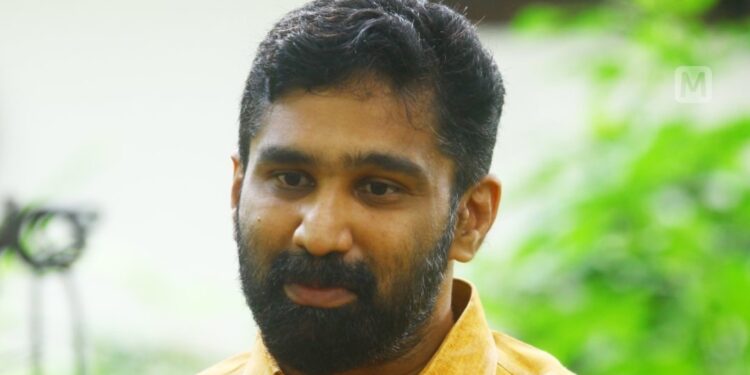 സ്ഥിരംകുറ്റവാളികള്‍ക്കെതിരെയും-ആ-ജാഗ്രത-കാണിച്ചിരുന്നെങ്കില്‍-എത്ര-നന്നായിരുന്നു-പരിഹസിച്ച്-ബല്‍റാം