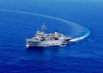 ഭൂമി-പരന്നത്-എന്ന്-തെളിയിക്കണം,-നാവിക-സേനയിൽ-ചേർന്ന്-ഒരു-വിരുതൻ