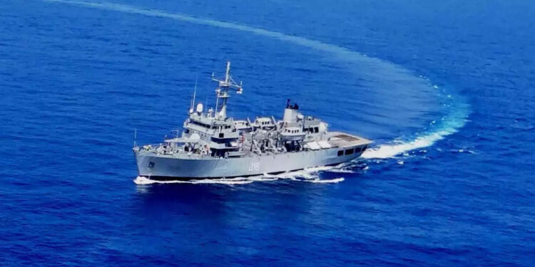 ഭൂമി-പരന്നത്-എന്ന്-തെളിയിക്കണം,-നാവിക-സേനയിൽ-ചേർന്ന്-ഒരു-വിരുതൻ