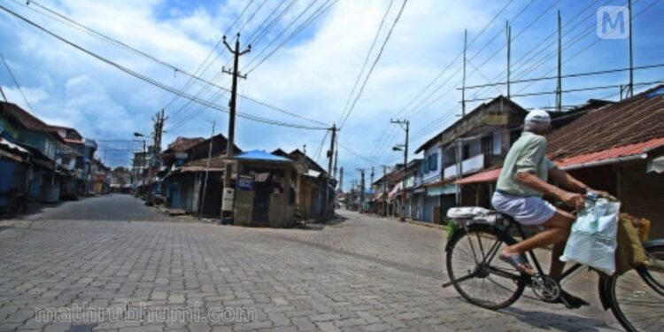 ഐപി.ആർ-എട്ടിനു-മുകളിൽ,-566-വാർഡുകളിൽ-ലോക്ക്ഡൗൺ;-ഇടുക്കിയിൽ-മാത്രം-ലോക്ക്ഡൗൺ-ഇല്ല