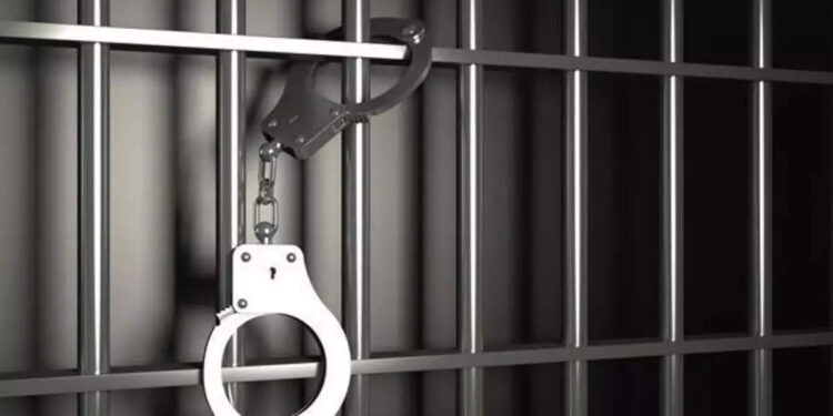 ജയിൽപുള്ളിയുമായി-കടുത്ത-പ്രണയം,-രക്ഷപ്പെടുത്തി-ജയിലുദ്യോഗസ്ഥ!-ട്വിസ്റ്റ്