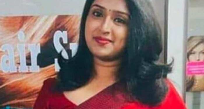 അഭിഭാഷക-ചമഞ്ഞ്-തട്ടിപ്പ്;-സെസി-സേവ്യറുടെ-അറസ്റ്റ്-തടയണമെന്ന-ആവശ്യം-ഹൈക്കോടതി-തള്ളി