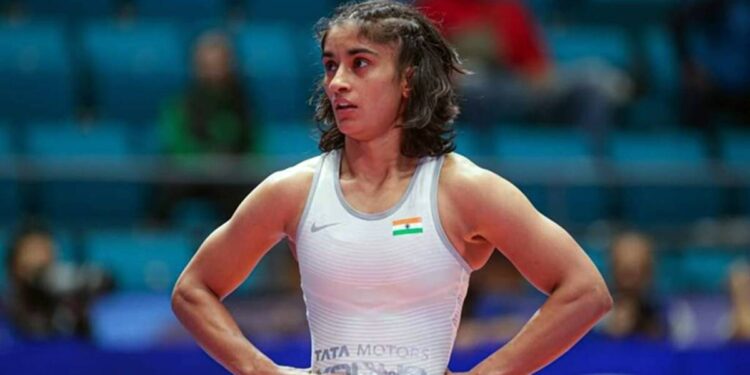 ഞാൻ-മരിച്ചതുപോലെയാണ്-എന്നോട്-പെരുമാറുന്നത്,-ഒരു-മെഡൽ-നഷ്ടമായി,-എല്ലാം-തീർന്നു:-വിനേഷ്-ഫോഗട്ട്