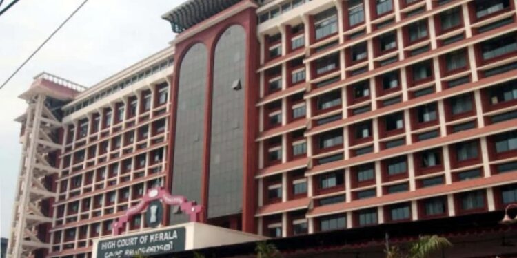 കൊടകര-കുഴല്‍പ്പണ-കേസ്:-പോലീസ്-അന്വേഷണത്തില്‍-തുറന്നത്-അദ്ഭുതങ്ങളുടെ-പെട്ടി-ഹൈക്കോടതി