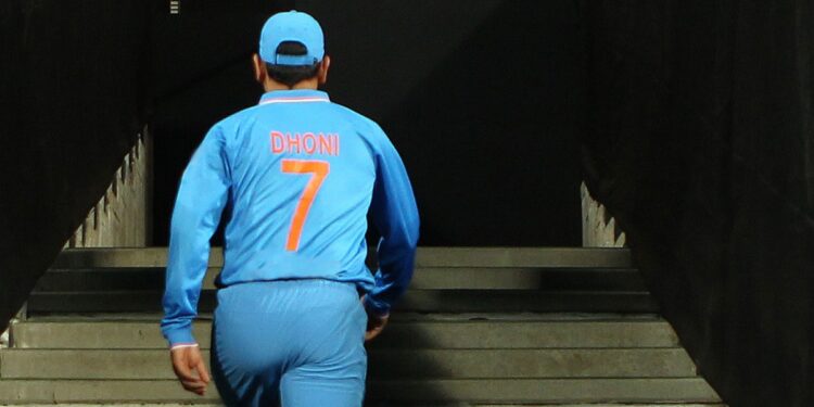 നായകന്‍,-ഇതിഹാസം,-പ്രചോദനം;-ധോണി-വിരമിച്ചിട്ട്-ഒരു-വര്‍ഷം