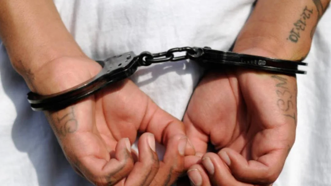 ഫോൺ-നമ്പർ-ദുരുപയോഗം-ചെയ്തു;-വീട്ടമ്മയുടെ-പരാതിയിൽ-അഞ്ചുപേർ-അറസ്റ്റിൽ