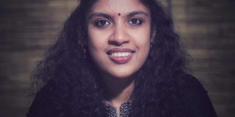 ‘പിഎച്ച്ഡി-എടുക്കുന്നയാള്-മറ്റൊരു-ജോലി-ചെയ്യരുതെന്ന-യുജിസി-നിബന്ധന-നിലനില്ക്കെ-എങ്ങനെ-ഡോക്ട്രേറ്റ്-നേടി’;-ചിന്ത-ജെറോമിന്റെ-ഡോക്ട്രേറ്റില്-വിവാദം