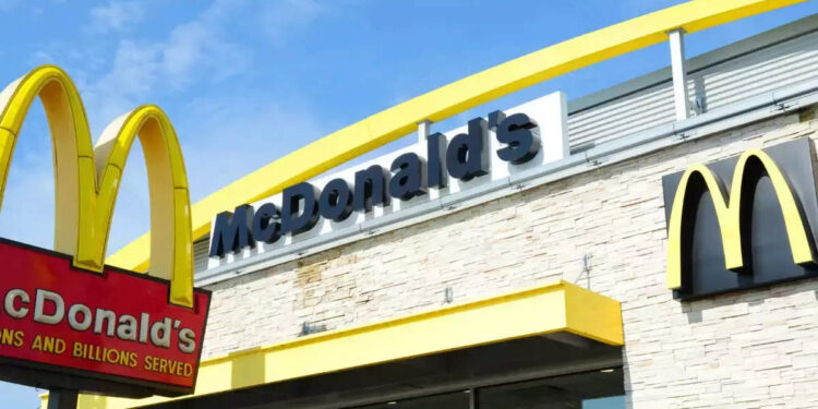 12,139-അടി-ഉയരത്തിൽ-ഒരു-ബർഗർ-കഴിക്കണോ?-മക്ഡൊണാൾഡ്സ്-റെഡി