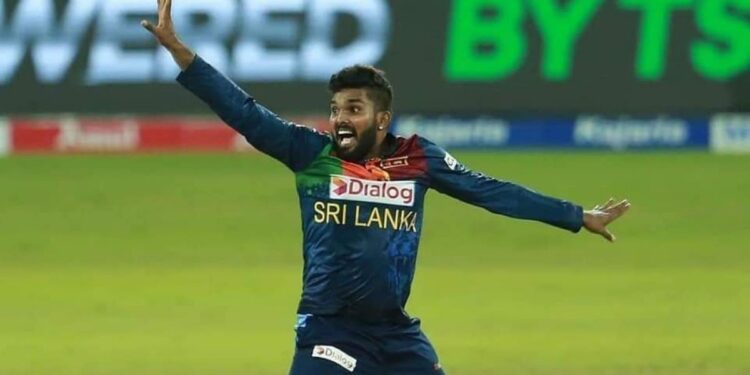 ശ്രീലങ്കയുടെ-വാനിന്ദു-ഹസരംഗ-ആർസിബിയിൽ,-പരിശീലകസ്ഥാനം-ഒഴിഞ്ഞ്-സൈമൺ-കാറ്റിച്ച്