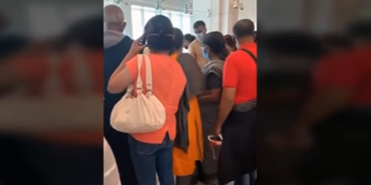 കൊച്ചി-–-ലണ്ടൻ-വിമാനം-റദ്ദാക്കി;-സാങ്കേതിക-തകരാറെന്ന്-വിശദീകരണം