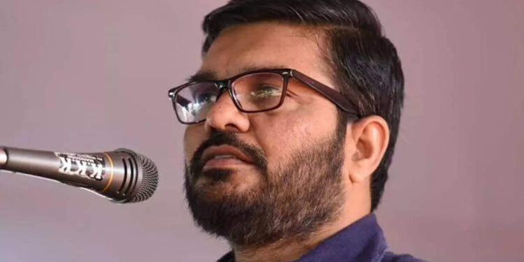 വാരിയംകുന്നനെ-മതഭ്രാന്തനായി-ചിത്രീകരിക്കുന്നത്-തെറ്റ്;-ചരിത്ര-വസ്തുത-പറഞ്ഞതിന്-മാപ്പെന്തിനെന്ന്-എംബി-രാജേഷ്