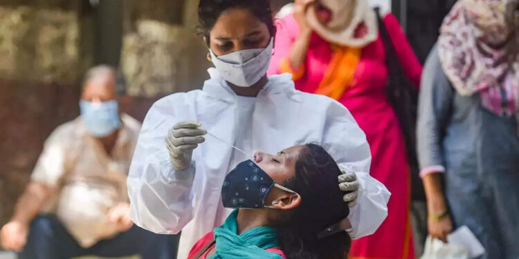 സംസ്ഥാനത്ത്-കൊവിഡ്-കേസ്-ഉയരുന്നു;-പരിശോധന-വർധിപ്പിക്കാൻ-ഊര്‍ജിത-പദ്ധതിയുമായി-ആരോഗ്യ-വകുപ്പ്