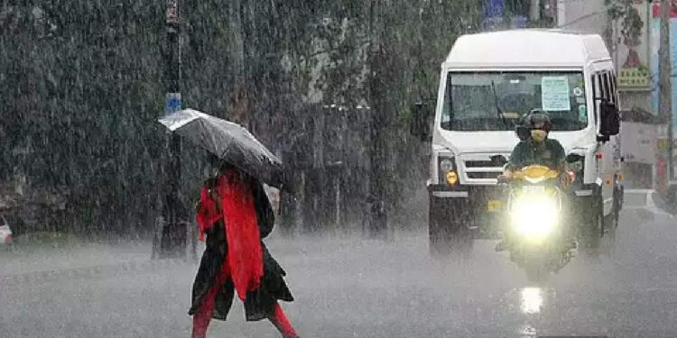 വരുന്നു-അതിശക്തമായ-മഴ-ഈ-ജില്ലകളിലേക്ക്;-യെല്ലേ-അലേർട്ട്-പ്രഖ്യാപിച്ചു,-ഞായർ-–-തിങ്കൾ-ദിവസങ്ങളിൽ-മഴ-കനക്കും