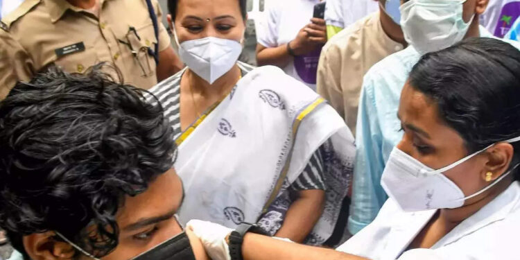 35-ശതമാനത്തോളം-രോഗബാധ-വീടുകളില്-നിന്ന്;-ജാഗ്രത-വേണമെന്ന്-മന്ത്രി-വീണാ-ജോര്ജ്