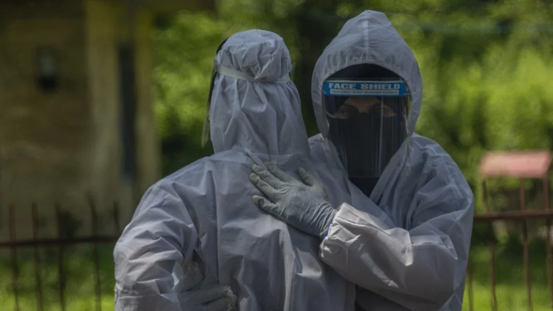 മരണം-താണ്ഡവമാടുന്ന-രണ്ടാം-തരംഗം;-കേരളത്തില്‍-കോവിഡ്-മരണം-20,000-കടന്നു