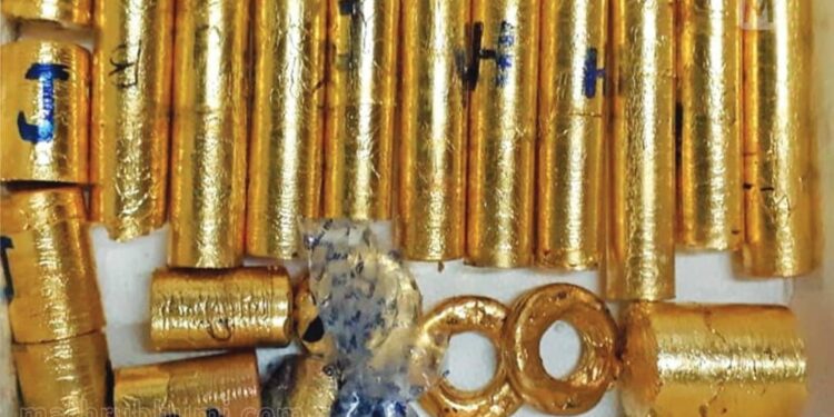 സ്വര്ണക്കടത്തുകേസില്-മുന്-കോണ്സുല്-ജനറല്,-അറ്റാഷെ-എന്നിവര്ക്ക്-ഷോകോസ്-നോട്ടീസ്-കൈമാറി