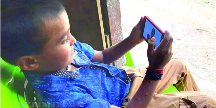 ഫോണ്‍-ഇല്ലാത്തതിന്റെപേരില്‍-ഓണ്‍ലൈന്‍-ക്ലാസ്-നഷ്ടപ്പെടരുത്;-സർക്കാർ-ഇടപെടണമെന്ന്-ഹൈക്കോടതി