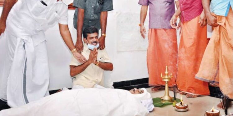 രണ്ട്-സഹോദരിമാരുടെ-മക്കള്‍,-അന്ത്യയാത്രയിലും-ആ-നാലു-പേര്‍-ഒരുമിച്ചു