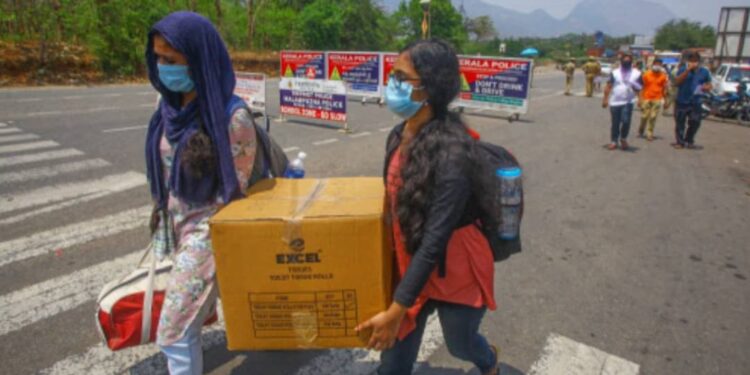 വാളയാര്‍-കടക്കാന്‍-വാക്‌സിനേഷന്‍-സര്‍ട്ടിഫിക്കറ്റോ-കോവിഡ്-പരിശോധനാ-ഫലമോ-കയ്യില്‍-കരുതണം