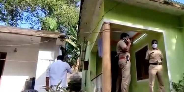 കോട്ടയത്ത്-ഇരട്ടസഹോദരങ്ങള്‍-തൂങ്ങിമരിച്ച-നിലയില്‍,-സാമ്പത്തിക-പ്രശ്‌നമെന്ന്-സൂചന