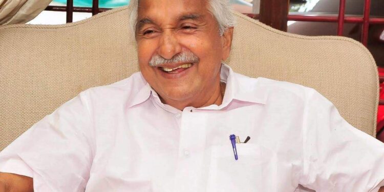 കൊച്ചി-മെട്രോ-ജനകീയ-യാത്ര-കേസ്;-ഉമ്മൻ-ചാണ്ടി-ഉൾപ്പടെ-എല്ലാവരെയും-വെറുതെവിട്ടു