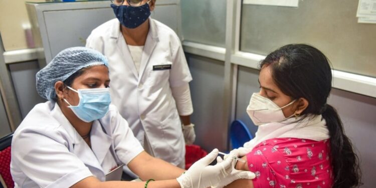 കേരളത്തില്‍-ഇന്ന്-19,948-പേര്‍ക്ക്-കോവിഡ്;-ടെസ്റ്റ്-പോസിറ്റിവിറ്റി-നിരക്ക്-13.13-ശതമാനം