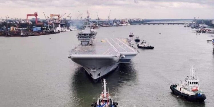 ആദ്യ-ഘട്ട-സമുദ്ര-പരീക്ഷണം-വിജയം;-ഐഎൻഎസ്-വിക്രാന്ത്-കൊച്ചിയിൽ-തിരിച്ചെത്തി