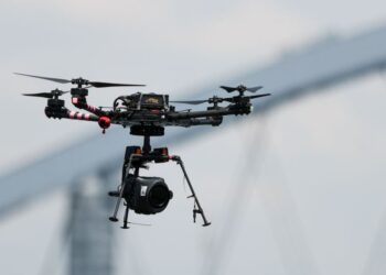 ഡ്രോണുകള്‍ക്ക്-തിരിച്ചറിയല്‍-നമ്പറും-ഓണ്‍ലൈന്‍-രജിസ്‌ട്രേഷനും-:-പുതിയ-വ്യവസ്ഥകൾ-അറിയാം