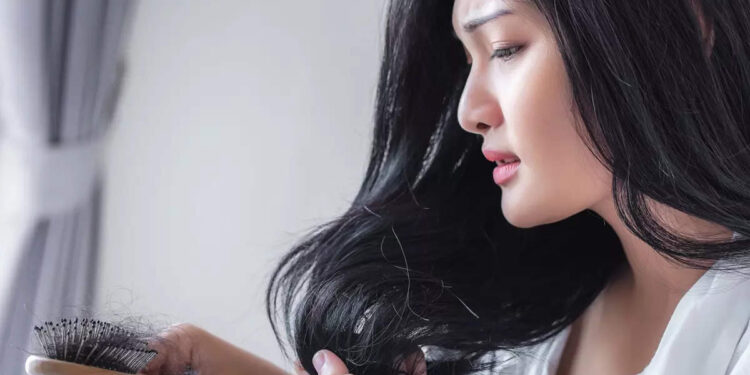 മുടി-കൊഴിച്ചിലും-മുഖക്കുരുവും-കൂടുതലാണോ?-കാരണം-ഈ-വിറ്റാമിൻ-കുറവാകാം