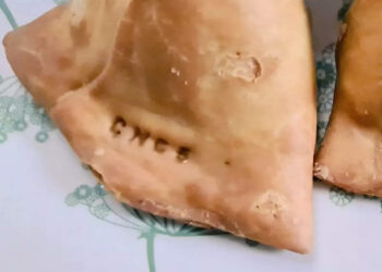 വൈറലായി-ക്രമനമ്പറിട്ട-സമോസ,-ബാർകോഡും-കൂടെ-ചേർക്കാമായിരുന്നു-എന്ന്-സൈബർലോകം