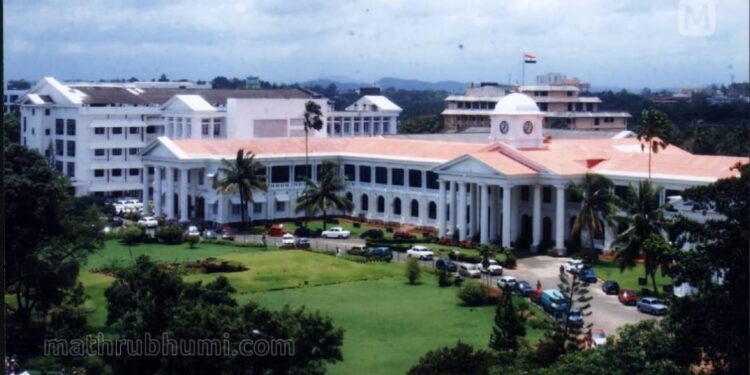 പെന്‍ഷന്‍-പ്രായം-57-ആക്കണം;-ആശ്രിത-നിയമനം-അവസാനിപ്പിക്കണം:-ശുപാര്‍ശ-മുഖ്യമന്ത്രിക്ക്-കൈമാറി