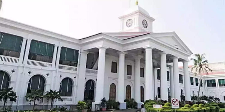 പെൻഷൻ-പ്രായം-57-ആക്കണം;-എയ്ഡഡ്-നിയമനത്തിൽ-സർക്കാർ-ഇടപെടൽ-വേണം;-ശുപാര്‍ശ-മുഖ്യമന്ത്രിക്ക്-കൈമാറി