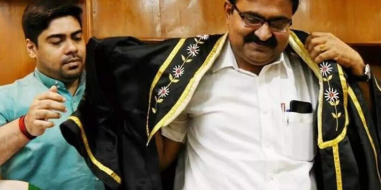 ‘അഹങ്കാരം-കാണിച്ചാൽ-ഇരുട്ടടി-തരും,-കടപ്പുറത്ത്-നഗ്നനായി-നടത്തിക്കും’;-കൊച്ചി-മേയര്‍ക്ക്-താലിബാന്റെ-ഭീഷണിക്കത്ത്