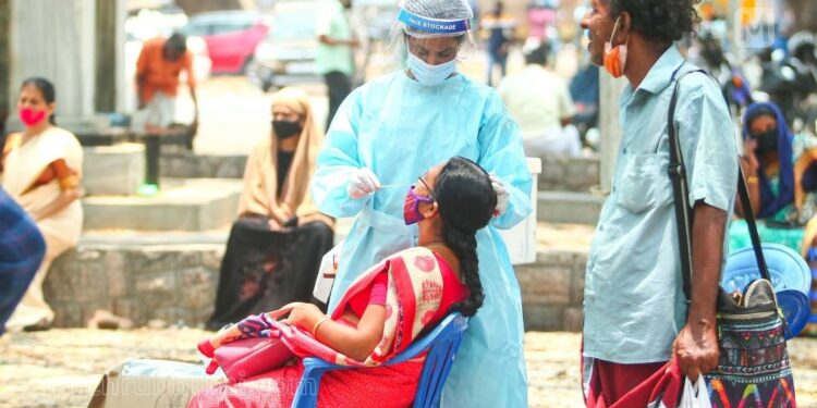 ഇന്ന്-19,688-പേര്ക്ക്-കോവിഡ്-സ്ഥിരീകരിച്ചു,-135-മരണം;-പോസിറ്റിവിറ്റി-നിരക്ക്-16.71-%