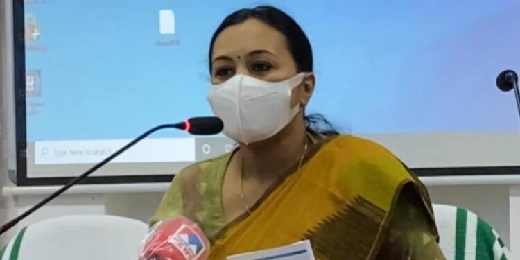 സംശയം-റമ്പൂട്ടാനില്‍-തന്നെ;-വവ്വാലുകളുടെ-ആവാസ-വ്യവസ്ഥയും-കണ്ടെത്തി-വീണ-ജോര്‍ജ്‌