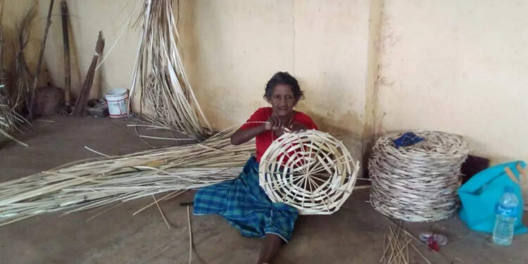 ഈ-തലമുറ-കഴിഞ്ഞാല്‍-വടക്കാഞ്ചേരിയില്‍-കുട്ട-നെയ്യാന്‍-ആരുമില്ല?