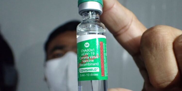 കോവിഷീൽഡ്-വാക്സിൻ:-ഹൈക്കോടതി-വിധിയിൽ-പൂർണ്ണ-യോജിപ്പ്;-തീരുമാനം-എടുക്കേണ്ടത്-കേന്ദ്രം-–-മുഖ്യമന്ത്രി