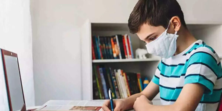 വാക്സിനെടുത്തില്ലേ?-ഓൺലൈൻ-ക്ലാസ്സിൽ-പോലും-പങ്കെടുക്കരുത്-എന്ന്-യൂണിവേഴ്സിറ്റി