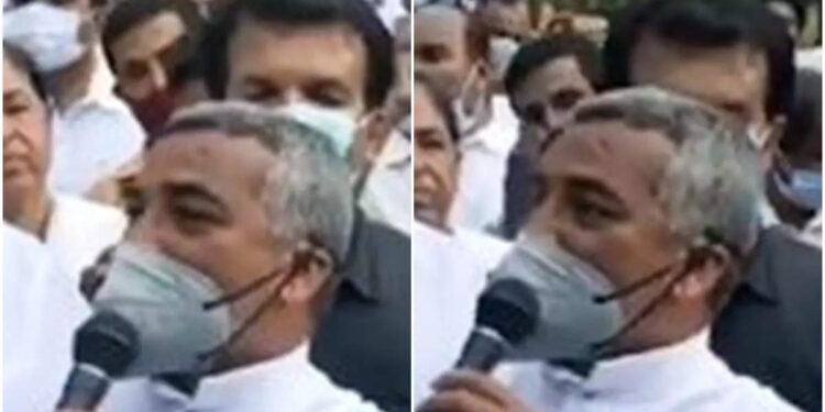 ഞങ്ങൾക്ക്-ഒരുമിക്കാൻ-എളുപ്പം;-കൂടെ-നിന്നാൽ-നിങ്ങൾക്ക്-നല്ലത്;-വൈദികന്റെ-വിദ്വേഷ-പ്രസംഗം