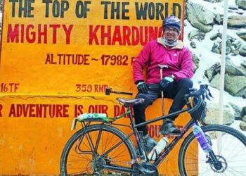 ചലനശേഷിയില്ലാത്ത-വലംകാലുമായി-സൈക്കിളിൽ-ഖർദുങ്-ലാ-ടോപ്-കീഴടക്കി-മുത്തു