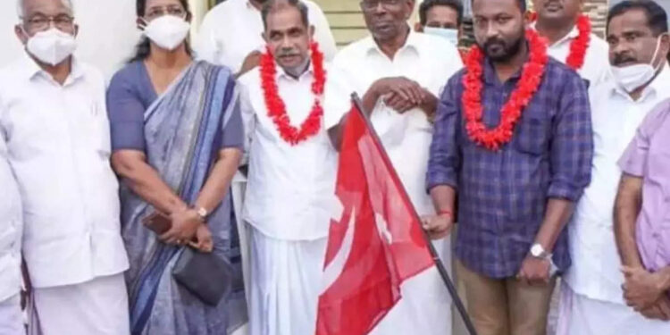 തൊടുപുഴയിൽ-നഗരസഭാ-കൗൺസിലര്-ഉൾപ്പെടെ-ജോസഫ്-പക്ഷം-നേതാക്കൾ-സിപിഎമ്മിൽ