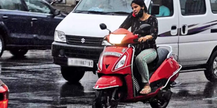 ഒറ്റപ്പെട്ട-ശക്തമായ-മഴ;-രണ്ട്-ജില്ലകളിൽ-ഇന്ന്-യെല്ലോ-അലേർട്ട്