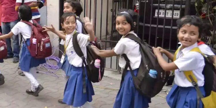 ‘ഒരു-ബെഞ്ചിൽ-രണ്ട്-പേർ,-ഉച്ചഭക്ഷണത്തിന്-പകരം-അലവൻസ്’;-സ്കൂൾ-തുറക്കാനുള്ള-കരട്-മാര്‍ഗരേഖ-തയ്യാർ